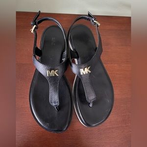 Michael Kors Jilly Flat Sandal    size 7